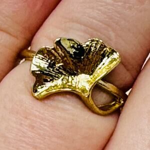 Boho Ginkgo Leaf Floral Vintage Style Gold Tone Metal Ring NEW